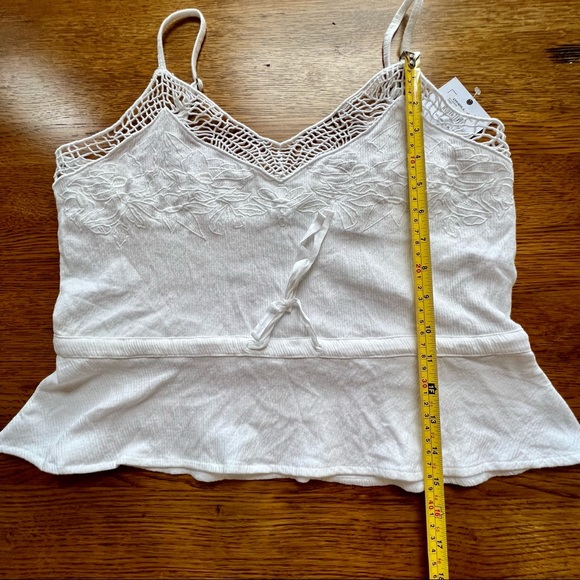 ⭐️ NWT O’Neill White Lace Tank Top Adjustable Straps Size MEDIUM - Picture 7 of 16